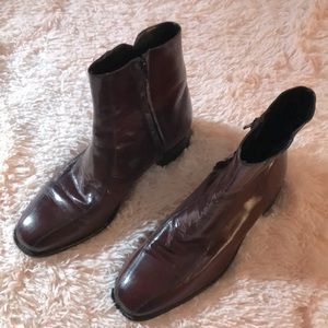 Mens Florsheim Leather dress ankle boots. Gently used.  Brown/Burgundy color